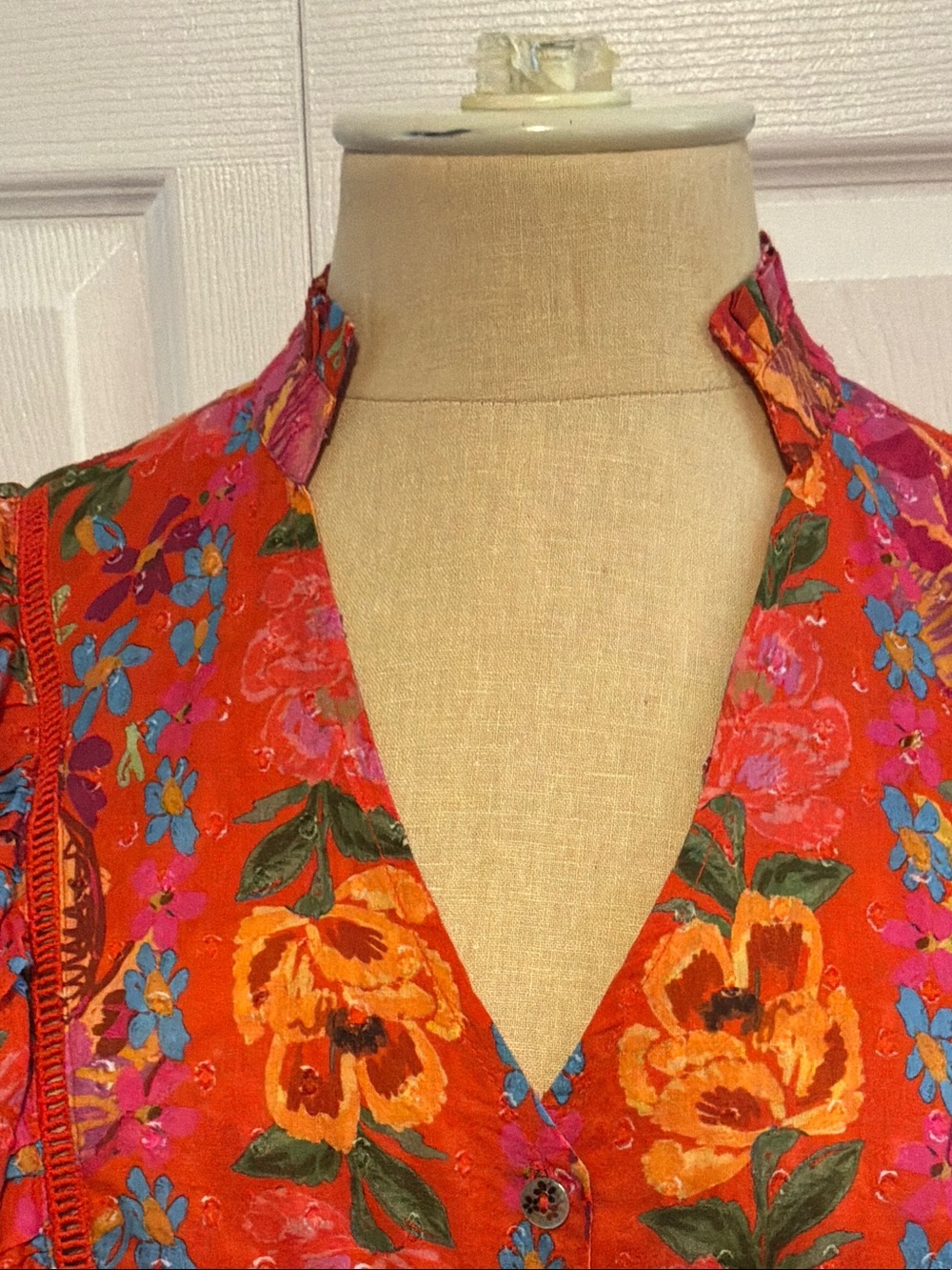 Farm Rio Women’s Red Floral Button-Front Ruffle Blouse - Picture 2 of 10